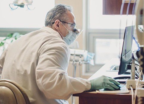 Dentist going through advanced dental training session