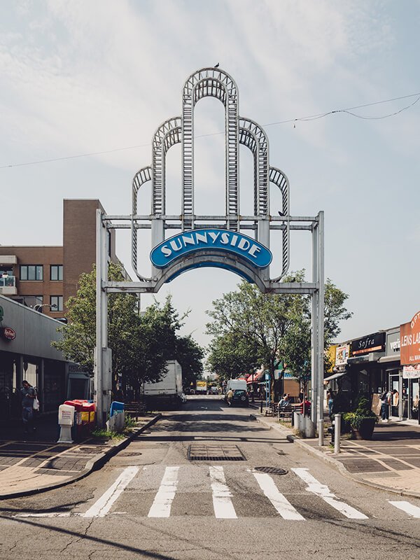 Archway with sign reading Sunnyside